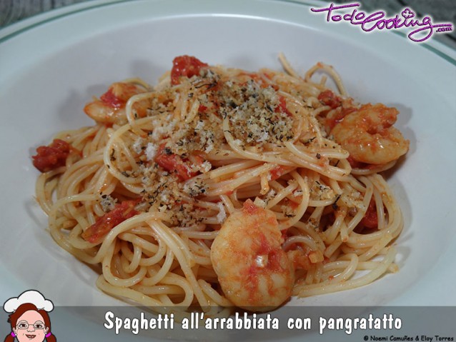 Spaghettis All&#8217;arrabbiata Con Langostinos Y Pangratatto