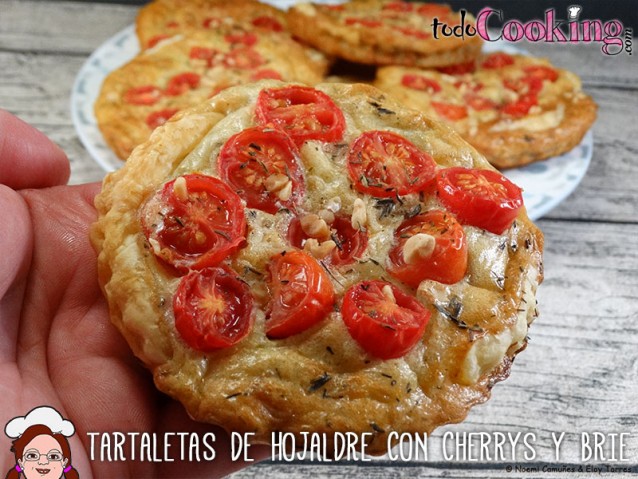 Tartaletas De Hojaldre Con Tomatitos Cherry Y Queso Brie