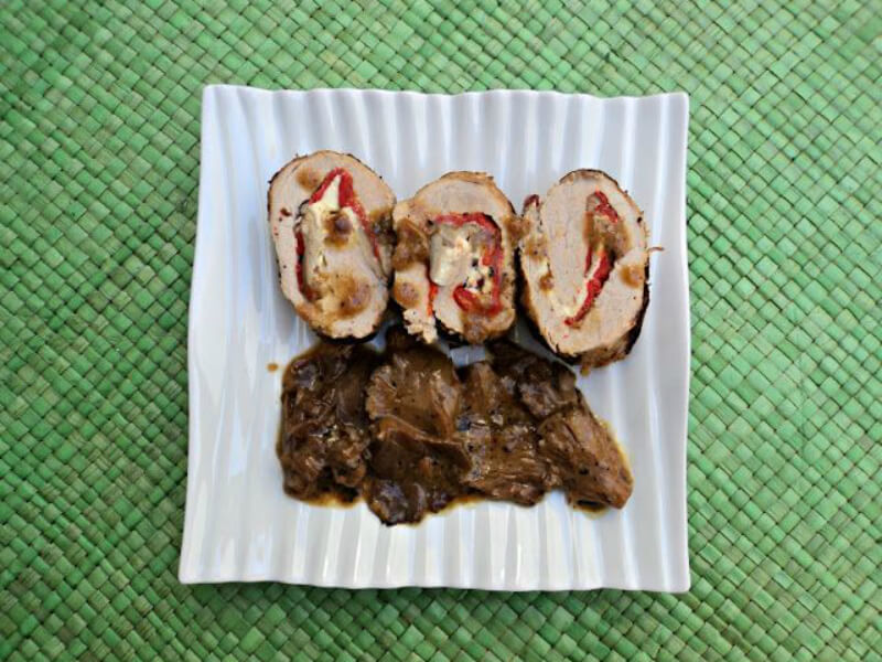 ##Solomillo relleno al piquillo con salsa de setas